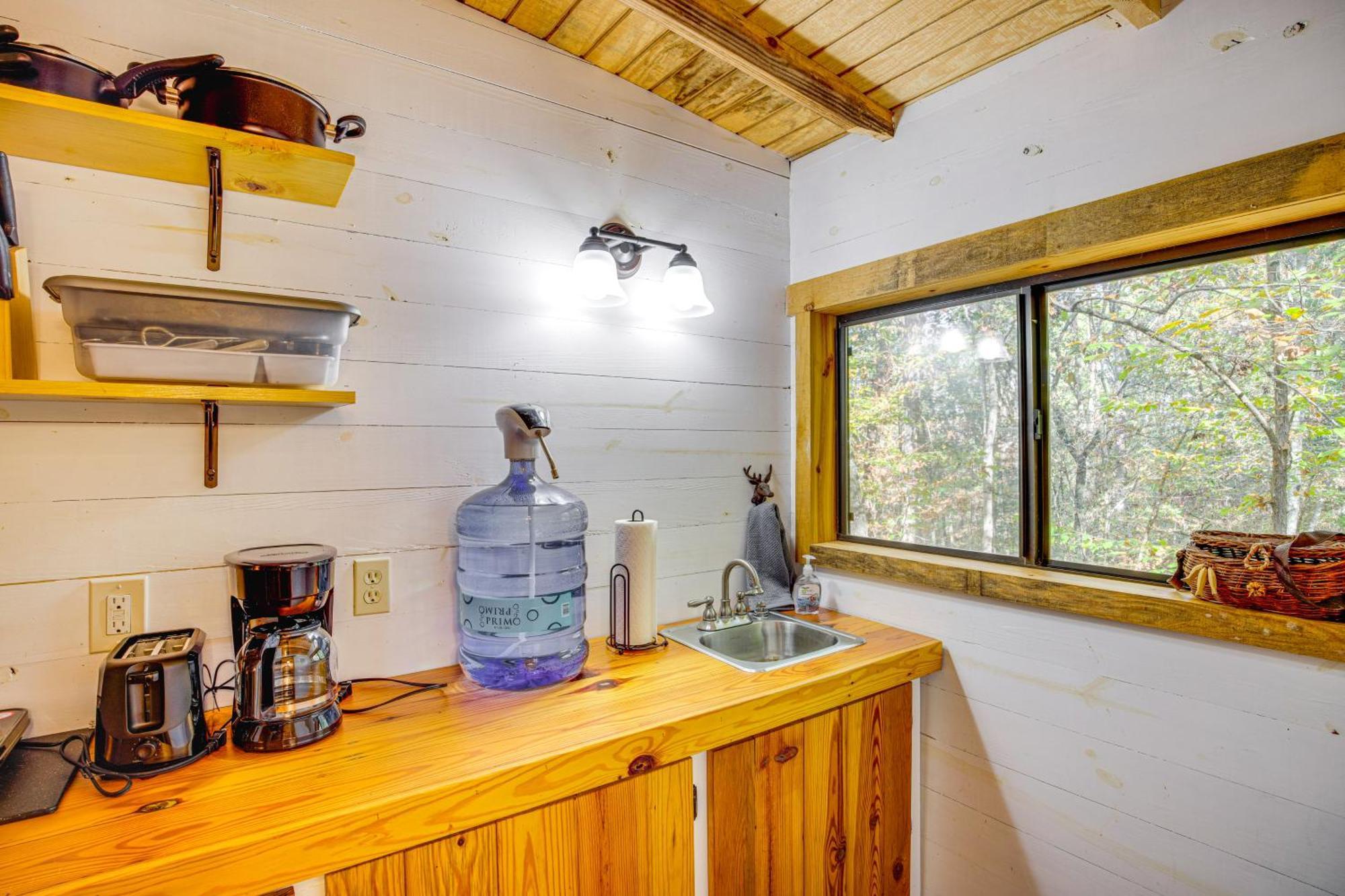 Secluded Tallassee Cabin With Fire Pit And Porch! Экстерьер фото