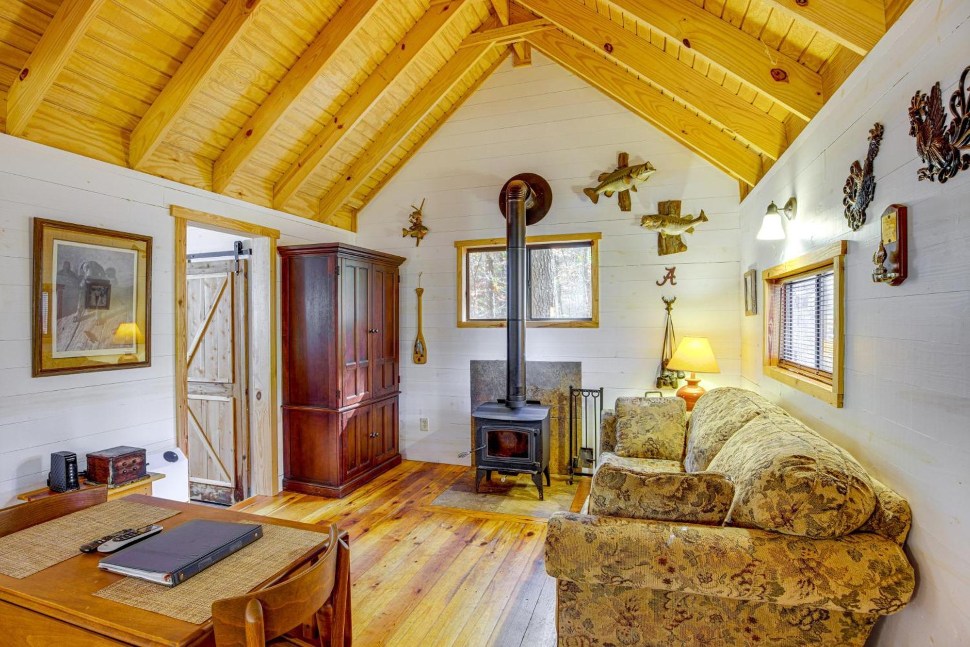 Secluded Tallassee Cabin With Fire Pit And Porch! Экстерьер фото